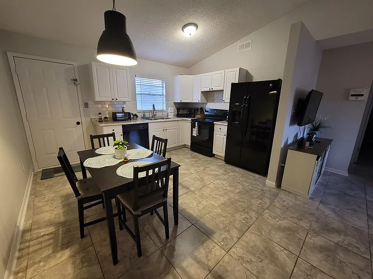40430 Trotter Ln — Photo 2