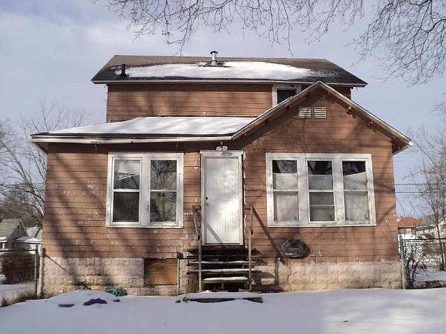 2nd image of 135 W High St