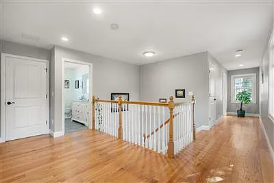 38 Park Ave — Photo 15