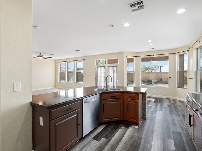 35434 N 31st Dr — Photo 13