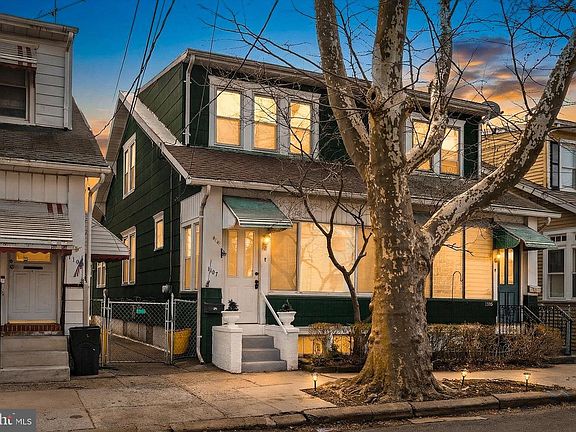2nd image of 1107 Dayton St