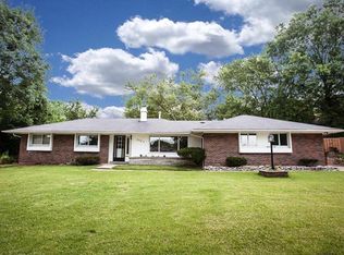 2584 Pontchartrain Dr, Florissant, MO 63033