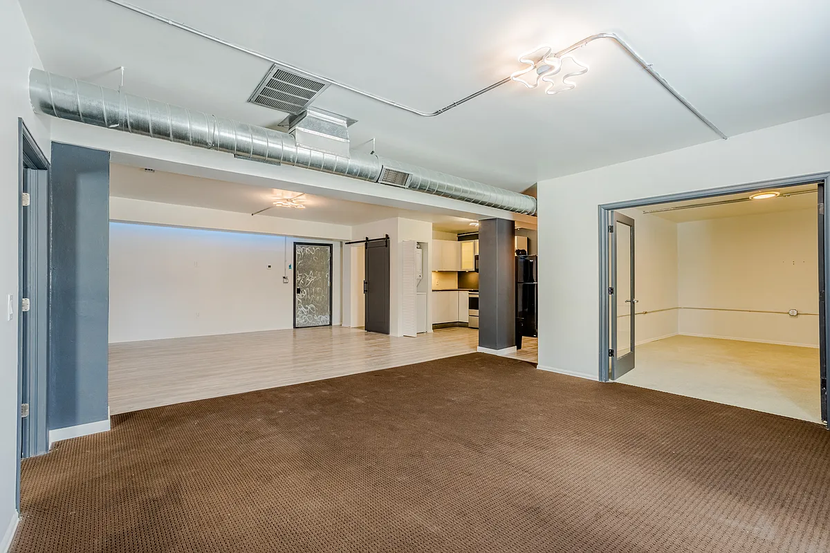 Building Photo - 227 N Broadway #204