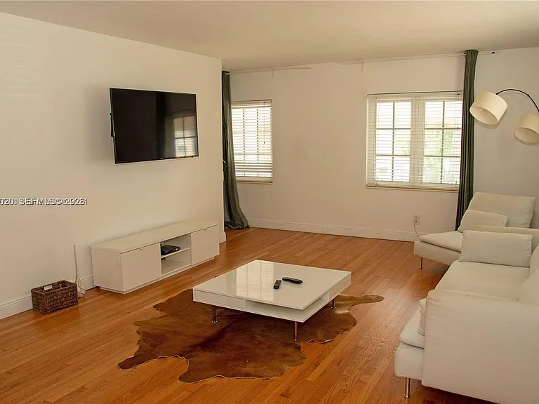233 Madeira Ave #2 — Photo 9