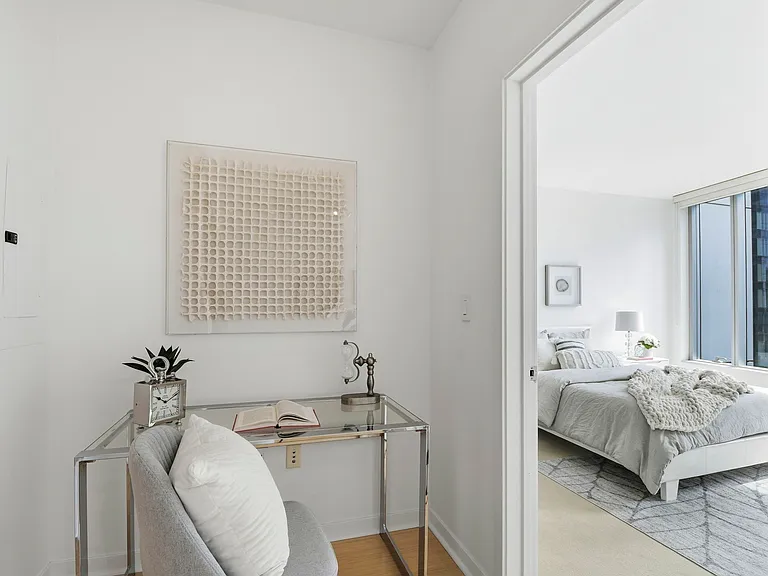301 Main St #18G — Photo 9