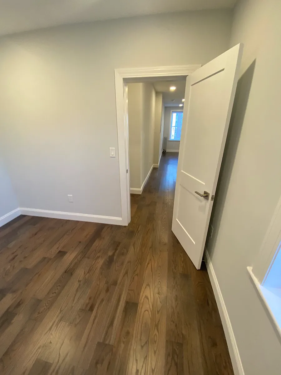 Building Photo - 55 Queensberry St #15