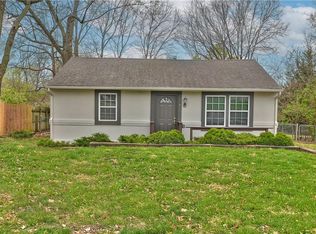 4 NW Lakeview Blvd, Lees Summit, MO 64063