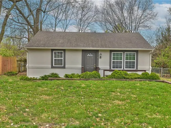 4 NW Lakeview Blvd, Lees Summit, MO 64063