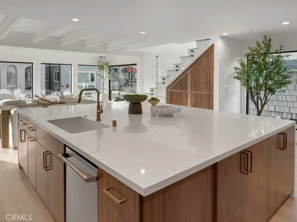 58 66th Pl, Long Beach, CA 90803