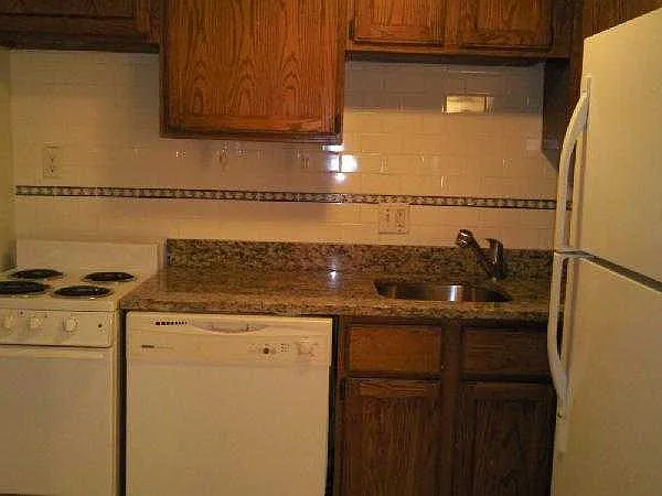 3 bed, $2,850 — Photo 3