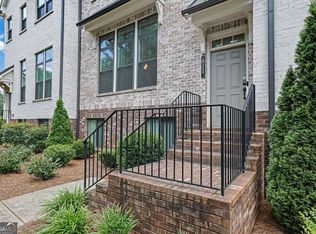 820 Fairview Cir, Roswell, GA 30076