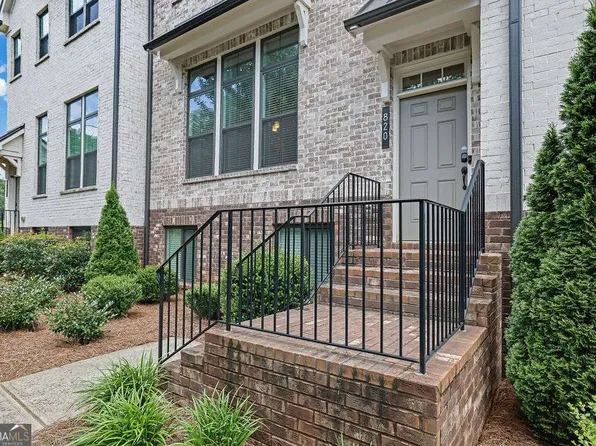 820 Fairview Cir, Roswell, GA 30076