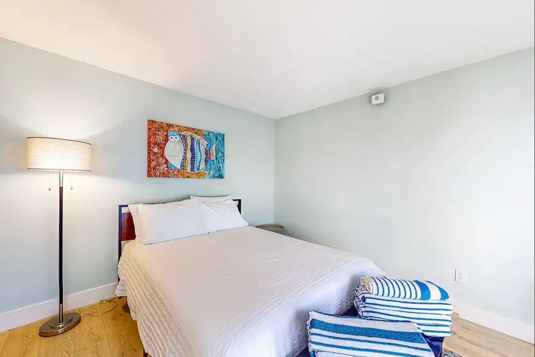 Building Photo - 360 Capri Blvd #106