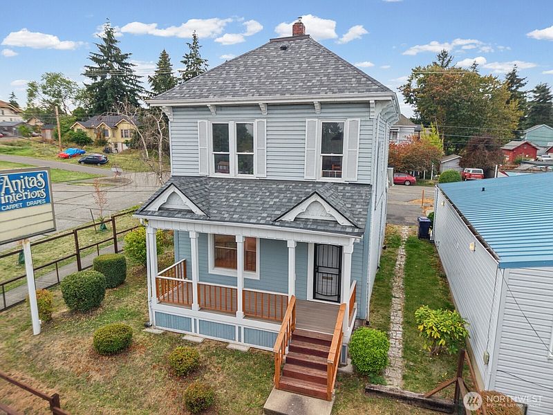 2nd image of 3418 Pacific Avenue