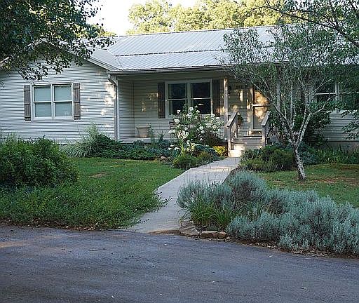 House w/parking area