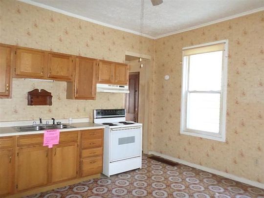 4th image of 414 Kenton St