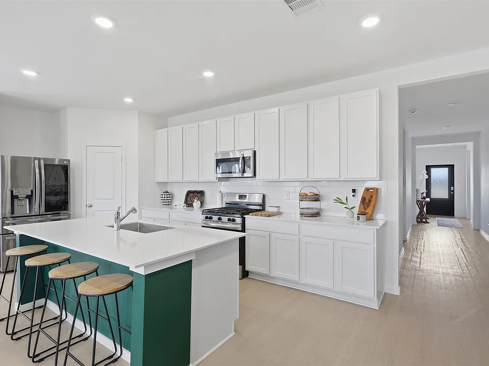 10603 Birds Nest Dr