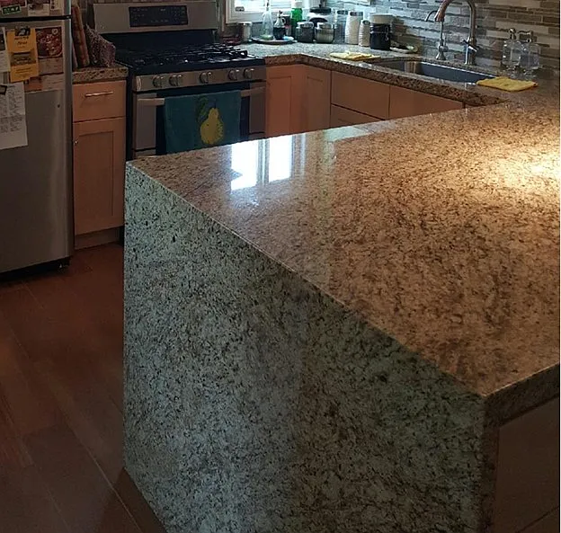 6 bed, 2200 sqft, $600 — Photo 2