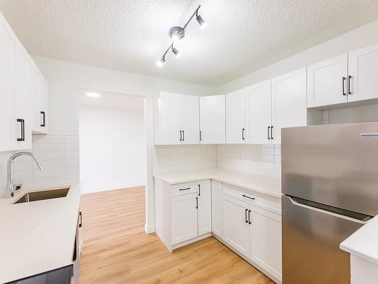 9700 Bonaventure Dr SE — Photo 43