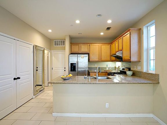 Kitchen (refrigerator not included)