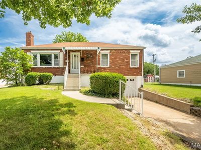 1025 Roxbury Dr, Saint Louis, MO, 63125