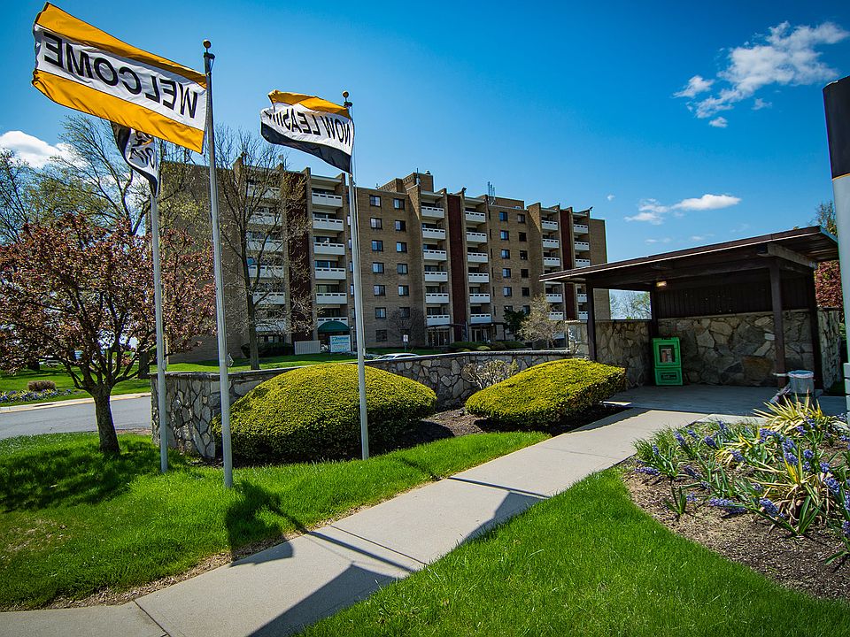Carriage Park Apartments Covered Bus Stop