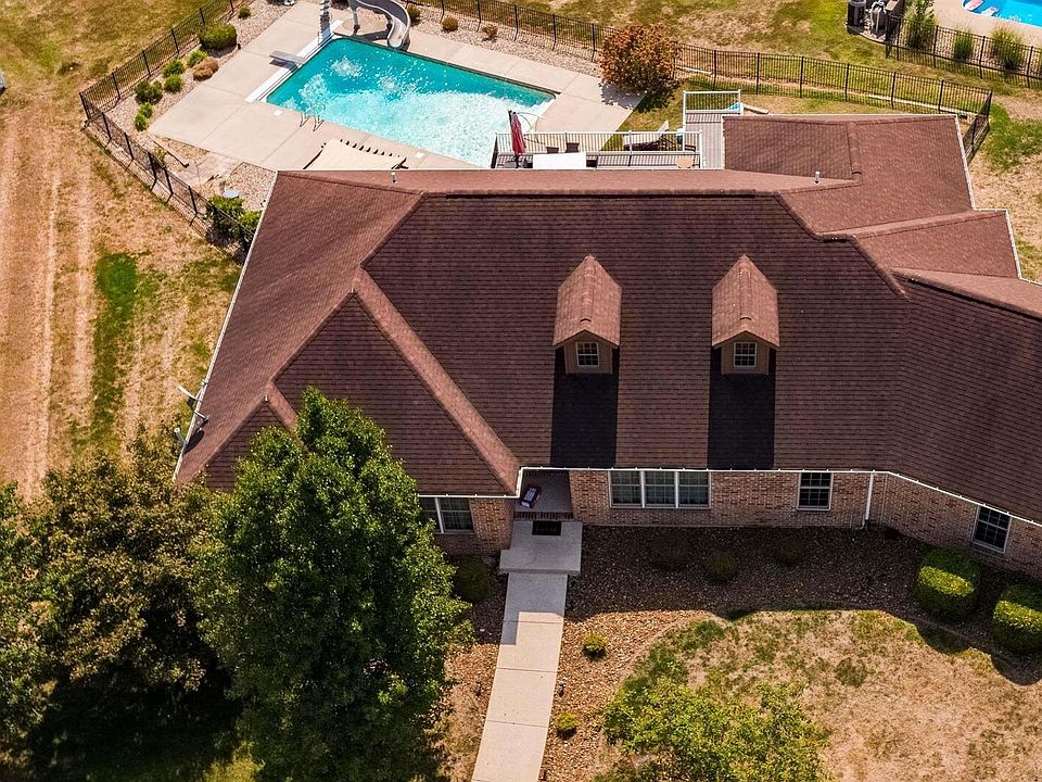 1st image of 2701 Turnberry Dr