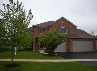39W280 Preston Cir, Geneva, IL 60134