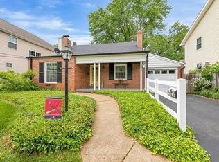 2433 High School Dr, Saint Louis, MO 63144