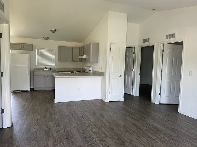 553 Marion Oaks Blvd — Photo 2