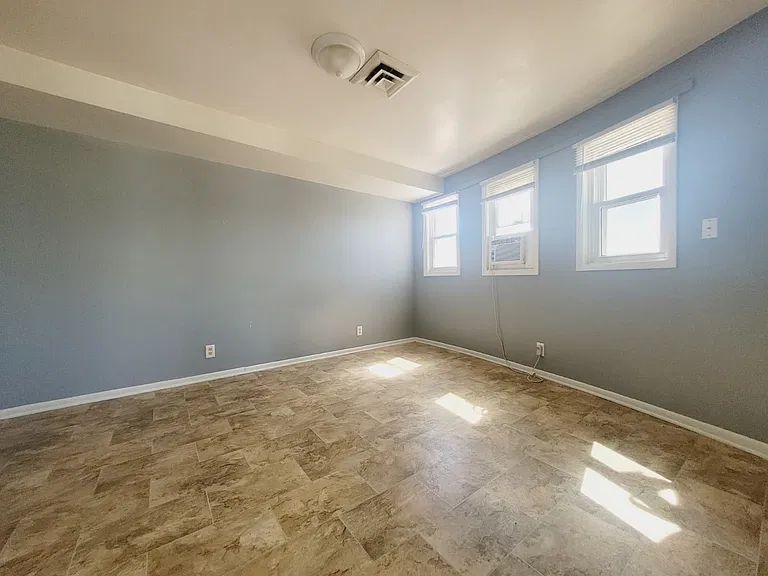 707 Saint Paul Rd — Photo 6