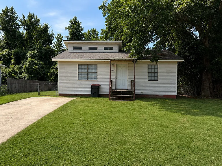 2402 Taft St — Photo 1