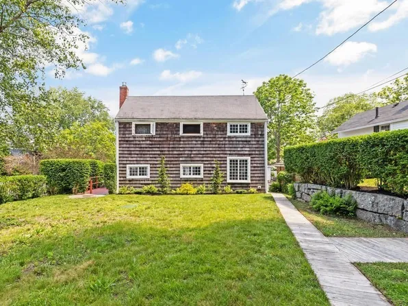 33 Leonard St, Gloucester, MA 01930