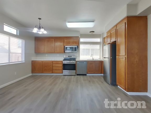 4th image of 301 Zachary Dr