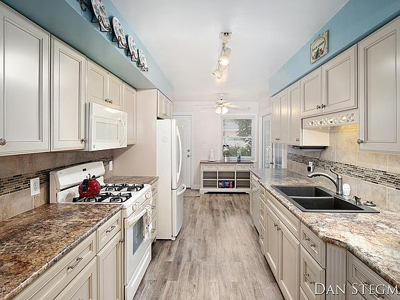 5th image of 1232 Elmdale St NE
