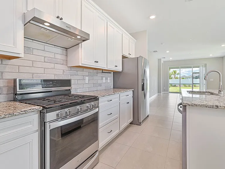 42218 Edgewater Dr — Photo 6
