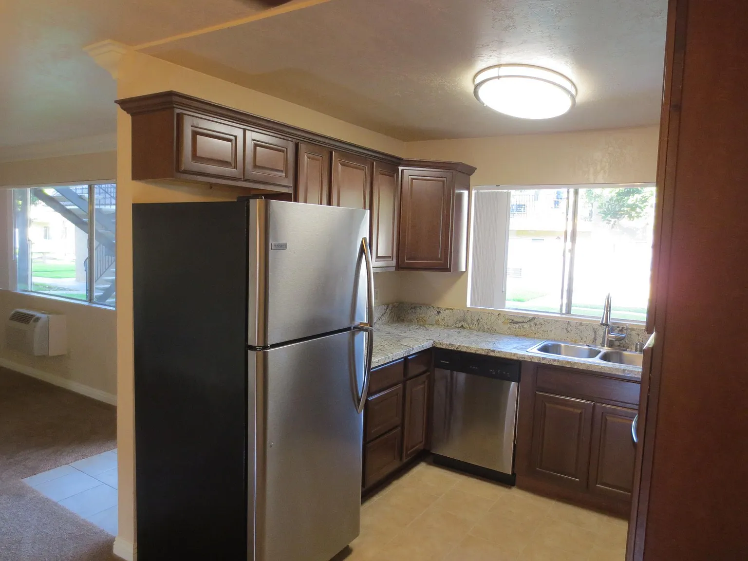 Mission Villa Apartments — Photo 1