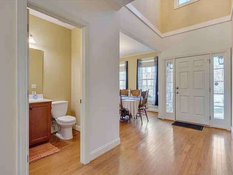 320 Lawrence Rd — Photo 8