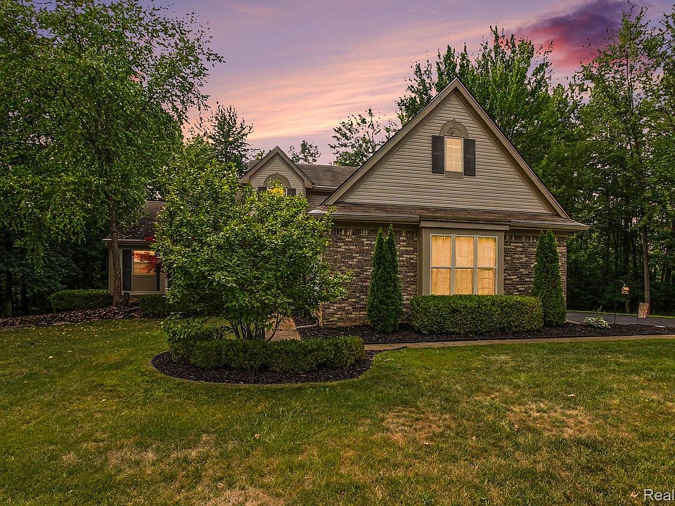 1st image of 930 Chemung Forest Dr