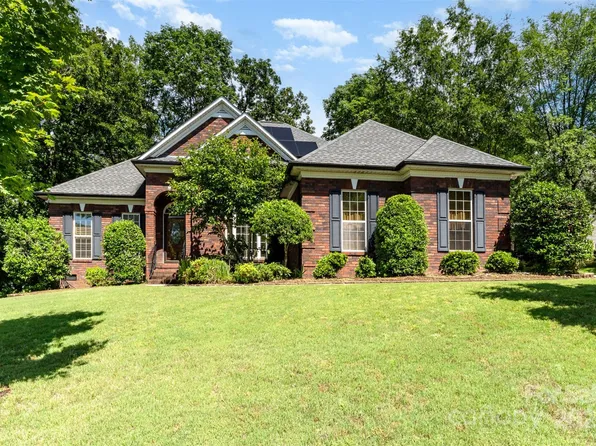 7587 Long Valley Dr, Harrisburg, NC 28075