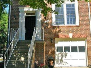 5701 Wood Creek Ln, Centreville, VA 20120
