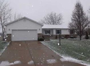 9505 W Lake Camelot Dr, Mapleton, IL 61547