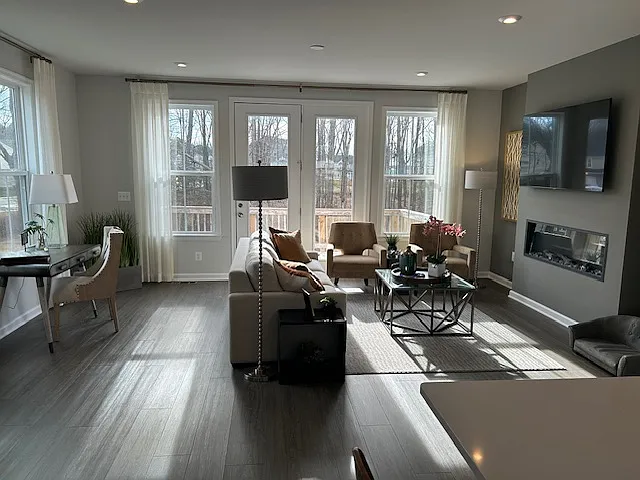 690 McCormick Farm Dr — Photo 9