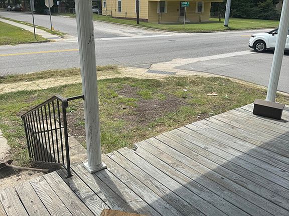 3rd image of 922 Nashville Rd