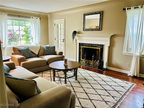 3rd image of 212 Wolcott Dr