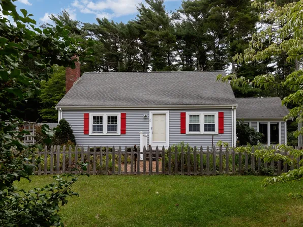 24 Fresh Pond Cir, Plymouth, MA 02360