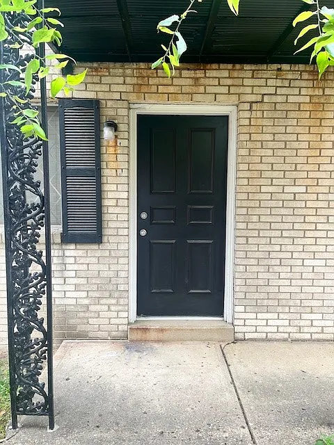 Photo 2 of 8 - 691 S Front St #D - Columbus, OH Building Photo - 691 S Front St #D