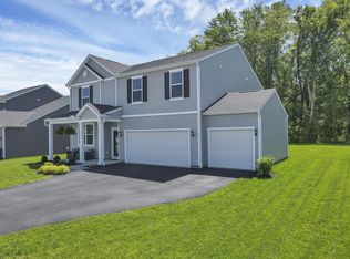 1192 Lake Forest Dr, Hebron, OH