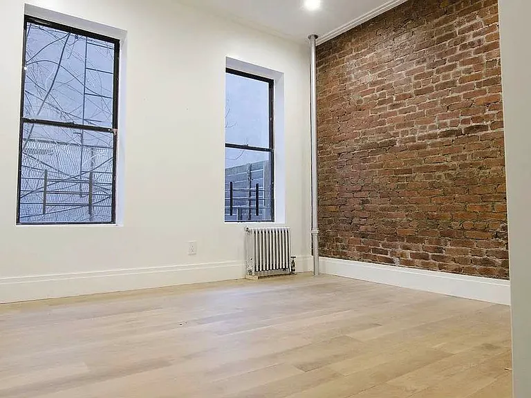 251 Pacific St #5 — Photo 8