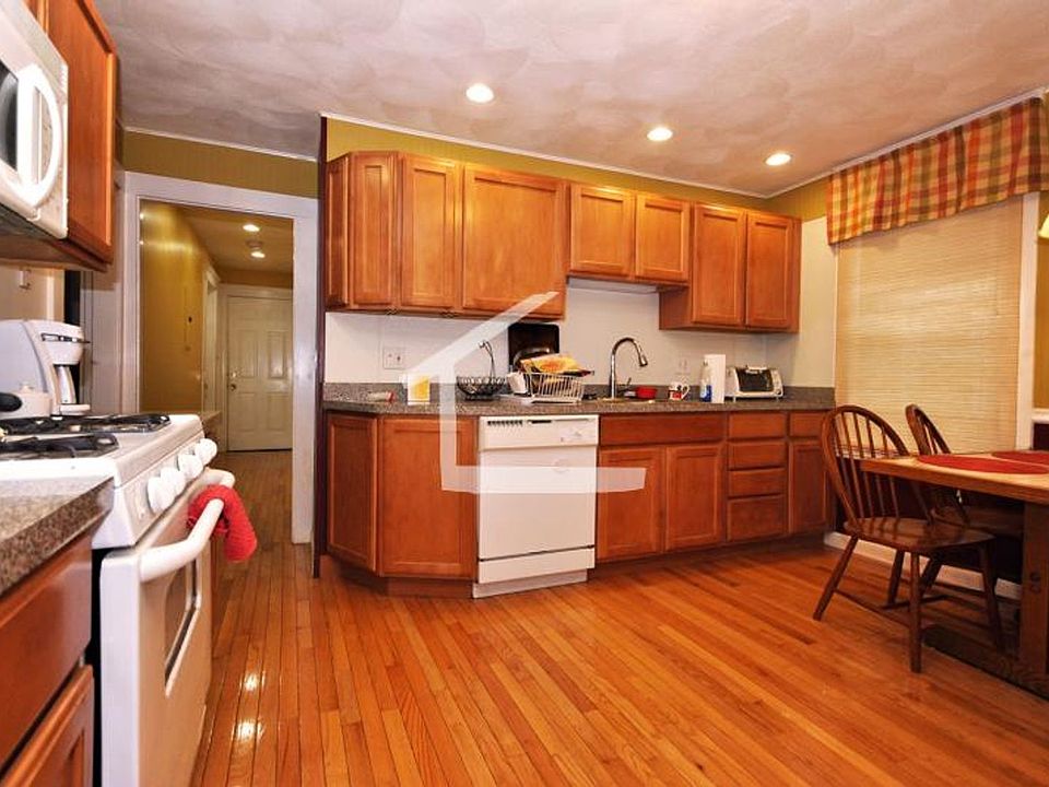 1st image of 25 Fairbanks St #1